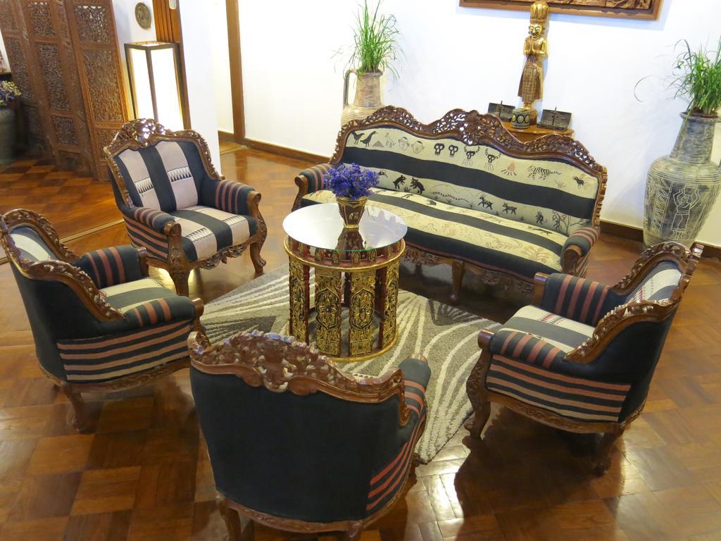 Classique Inn Yangon Bagian luar foto