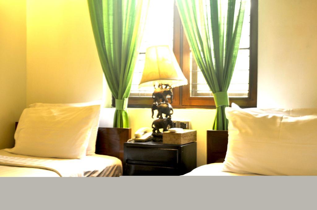 Classique Inn Yangon Bagian luar foto