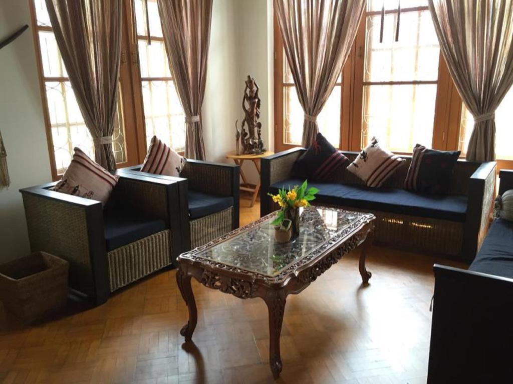 Classique Inn Yangon Bagian luar foto