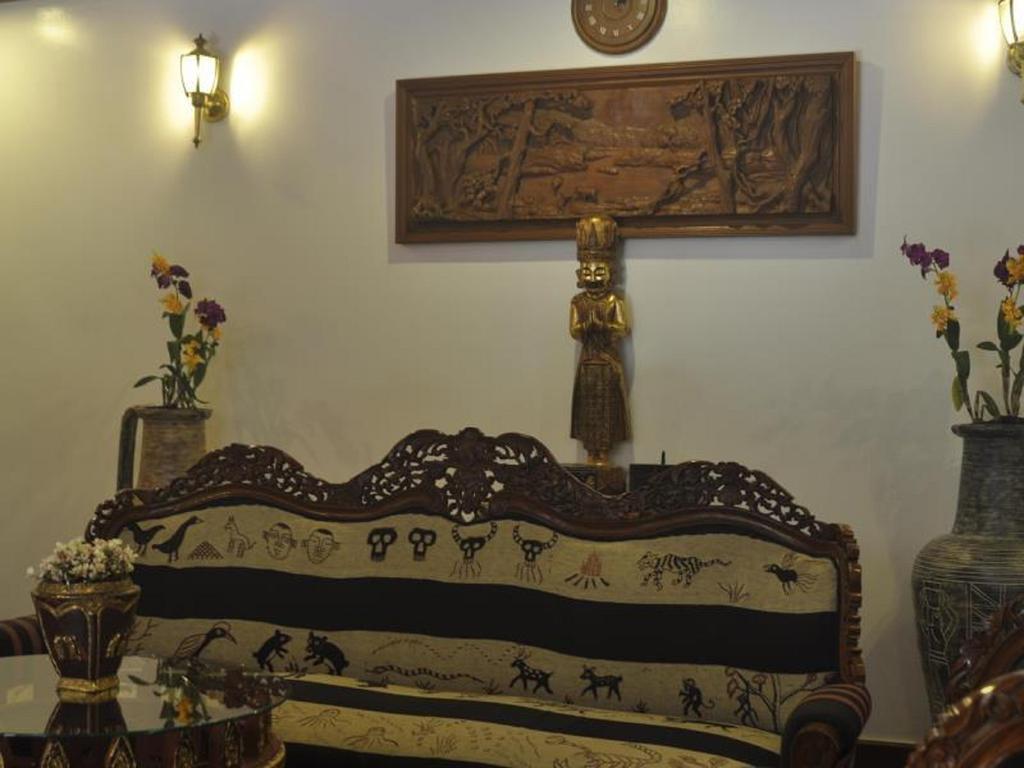 Classique Inn Yangon Bagian luar foto