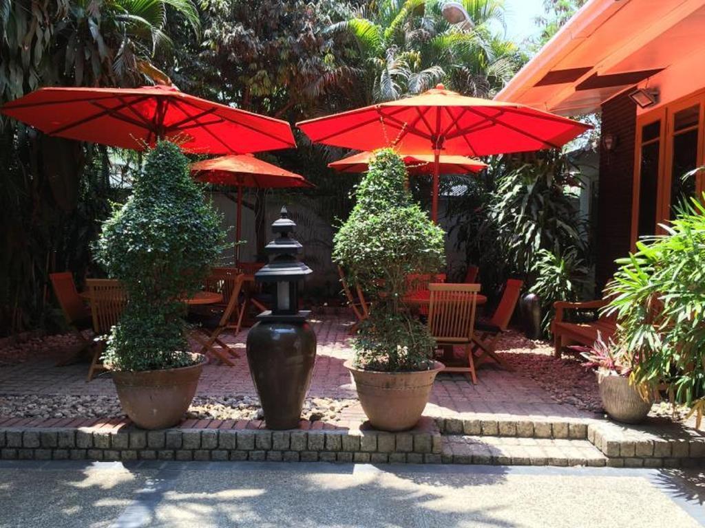 Classique Inn Yangon Bagian luar foto