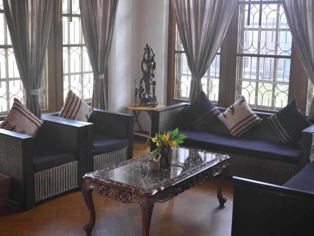 Classique Inn Yangon Bagian luar foto