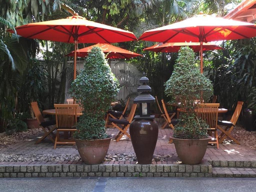Classique Inn Yangon Bagian luar foto