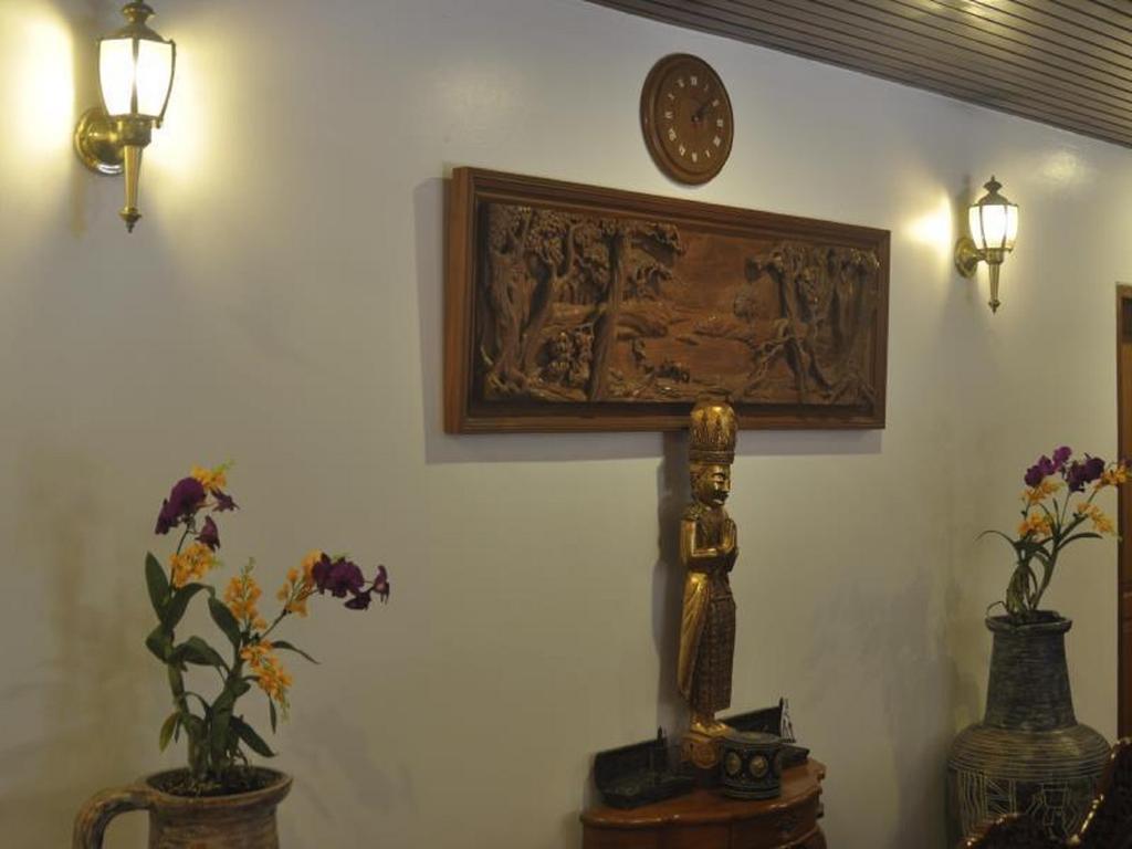 Classique Inn Yangon Bagian luar foto