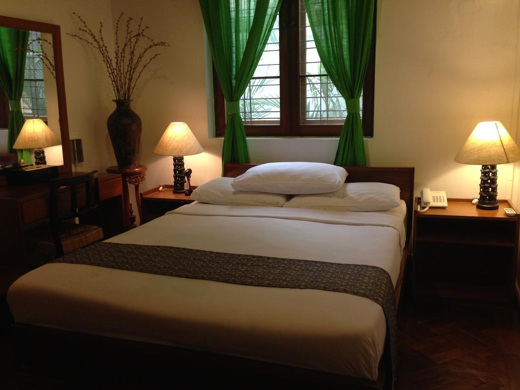 Classique Inn Yangon Bagian luar foto