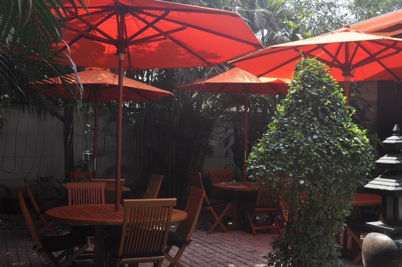 Classique Inn Yangon Bagian luar foto