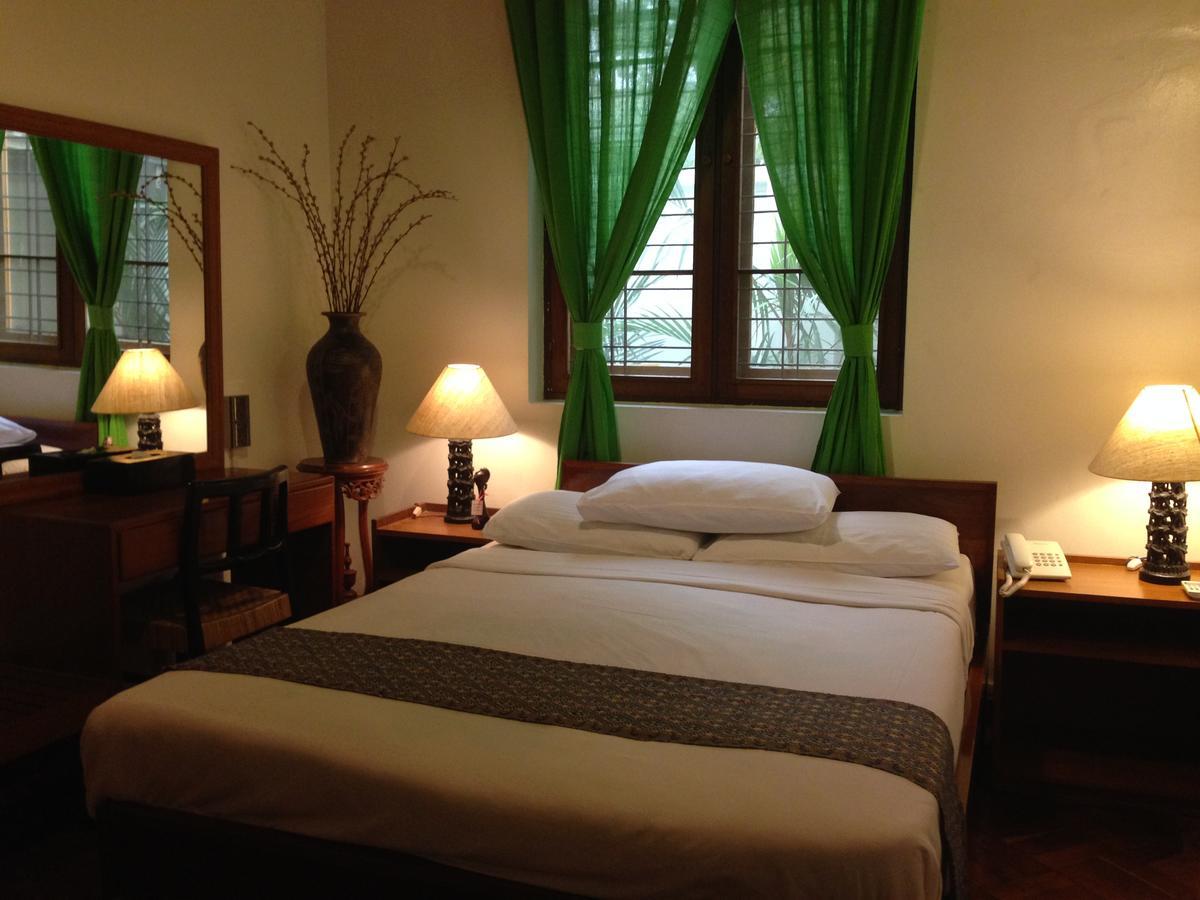 Classique Inn Yangon Bagian luar foto