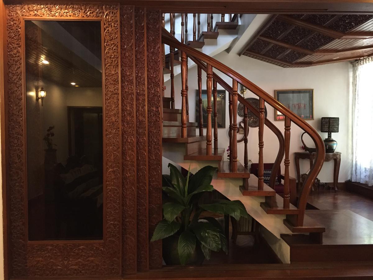 Classique Inn Yangon Bagian luar foto