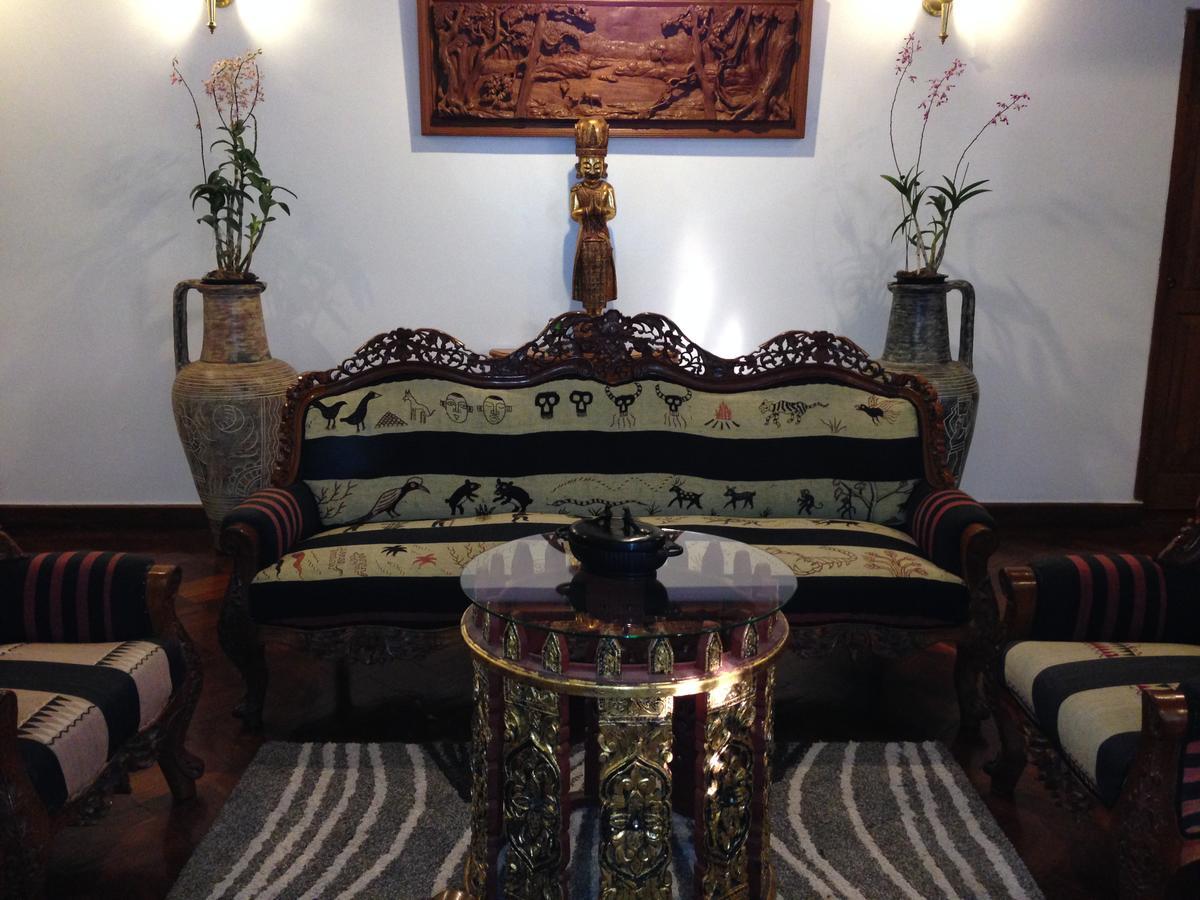Classique Inn Yangon Bagian luar foto