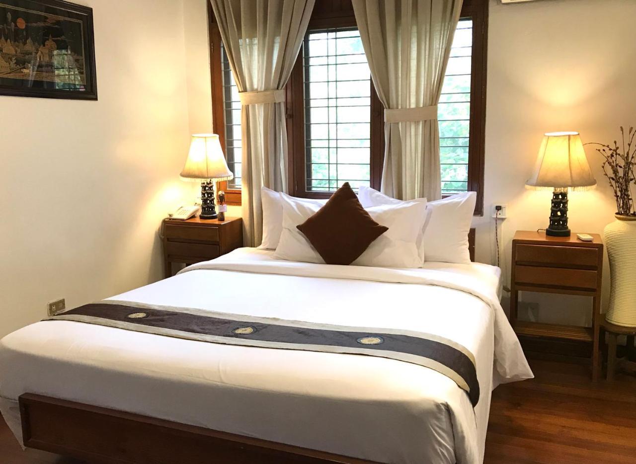 Classique Inn Yangon Bagian luar foto